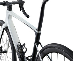 2024 Giant Defy Advanced Pro 1 Road Bike ( KINGCYCLESPORT )