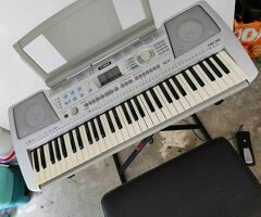 yamaha psr-290 electric keyboard (entire set)