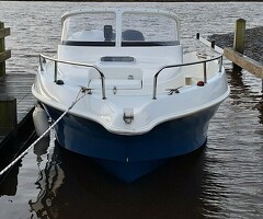 Quicksilver 550 walk Around