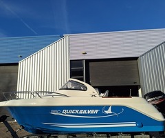 Quicksilver 550 walk Around