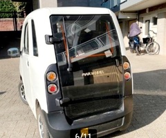 Mini auto Max Mobiel: zwart/wit.