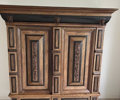 sehr schöner antiker Schrank