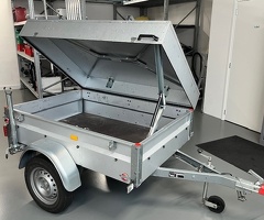 Bagage / aanhangwagen met afsluitbaar deksel