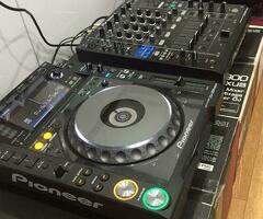 Verkaufe 2 Pioneer CDJ-2000 Nexus 2 und 1 Pioneer DJM-900 Nexus 2