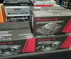 Verkaufe 2 Pioneer CDJ-2000 Nexus 2 und 1 Pioneer DJM-900 Nexus 2