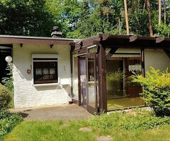 Mooie bungalow / vakantiewoning met groot perceel te koop