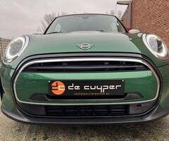 Mini cooper showroom 2024 - 5900 km -volle Optionen -Das Auto hat eine Mini-Garantie bis 2028
