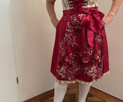 Dirnlkleid mit Bluse