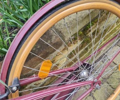 Momo Design Fahrrad mit hölzernen Felgen!